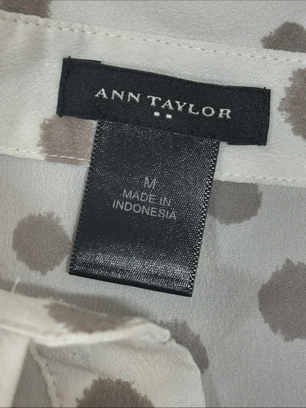 Ann Taylor Cream Polka Dot Cap Sleeve Button-Up Blouse Women’s MEDIUM